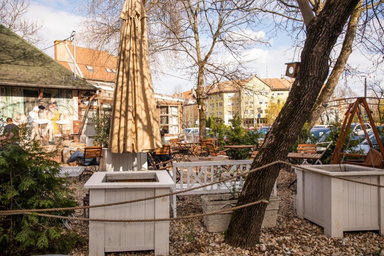 Firpo Apartman Егер Екстериор снимка